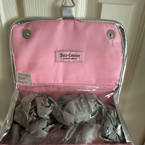 New with tags- Travel Makeup Bag - Picture 5 of 5